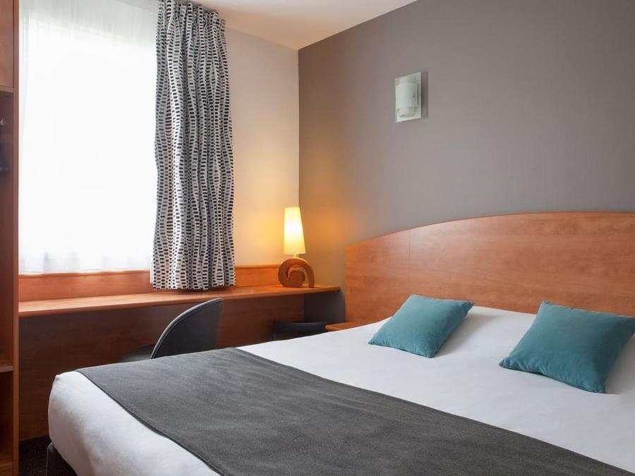 The Originals City, Plume Hotel, Bressuire Bagian luar foto