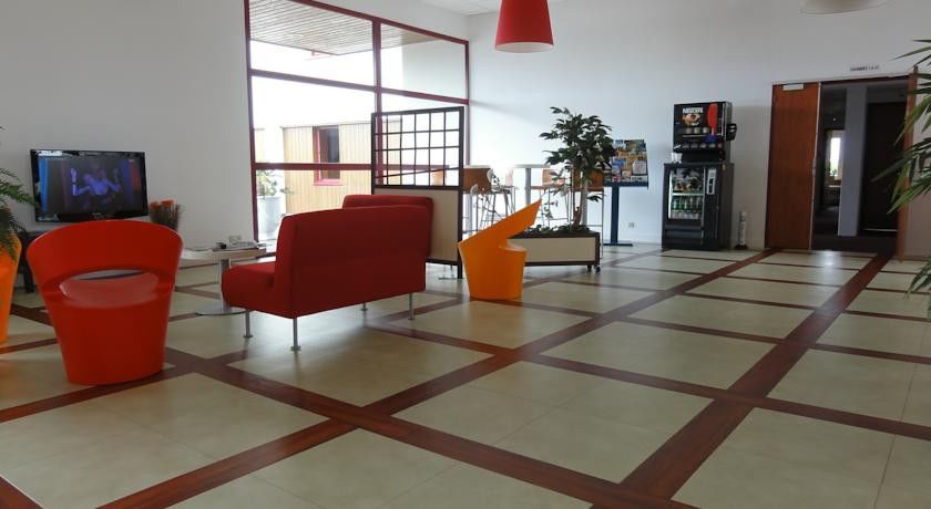 The Originals City, Plume Hotel, Bressuire Bagian luar foto