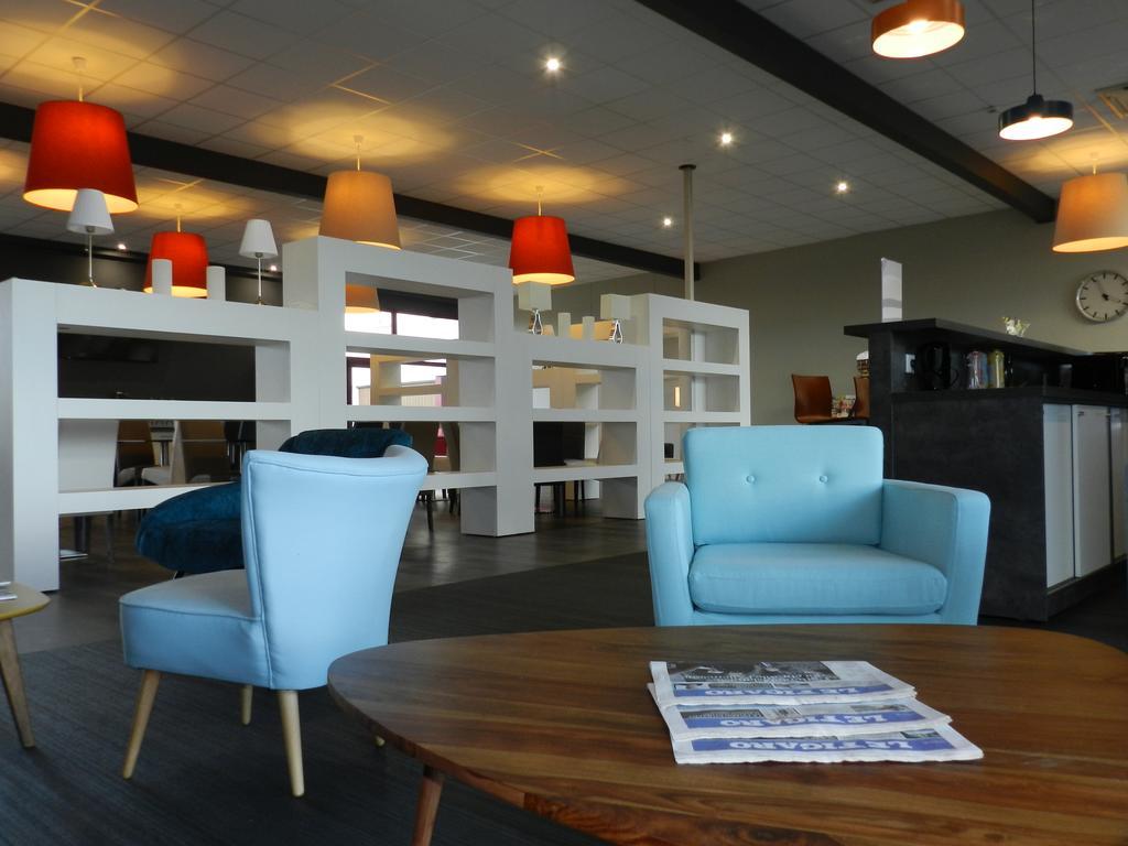 The Originals City, Plume Hotel, Bressuire Bagian luar foto